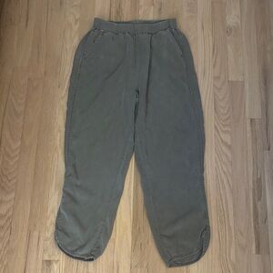 Harper Women's Cropped Pants